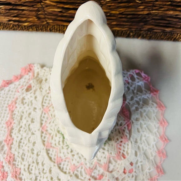 Vintage White Ceramic Swan Planter Mid-Century Modern Coastal Decor Elegant Bird - Picture 5 of 16